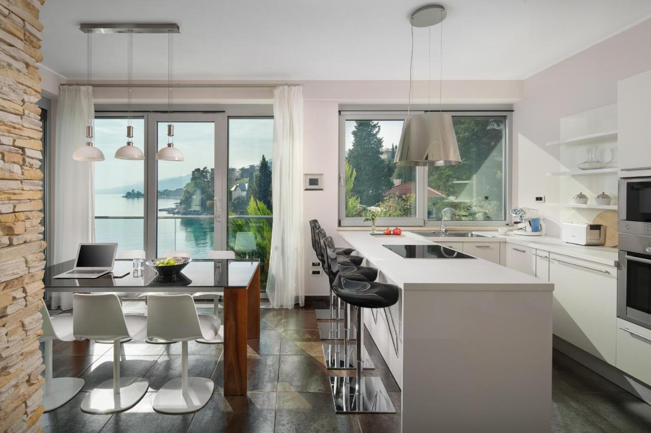 Villa Arentz Residence - Front Sea Apartments Opatija Exterior photo